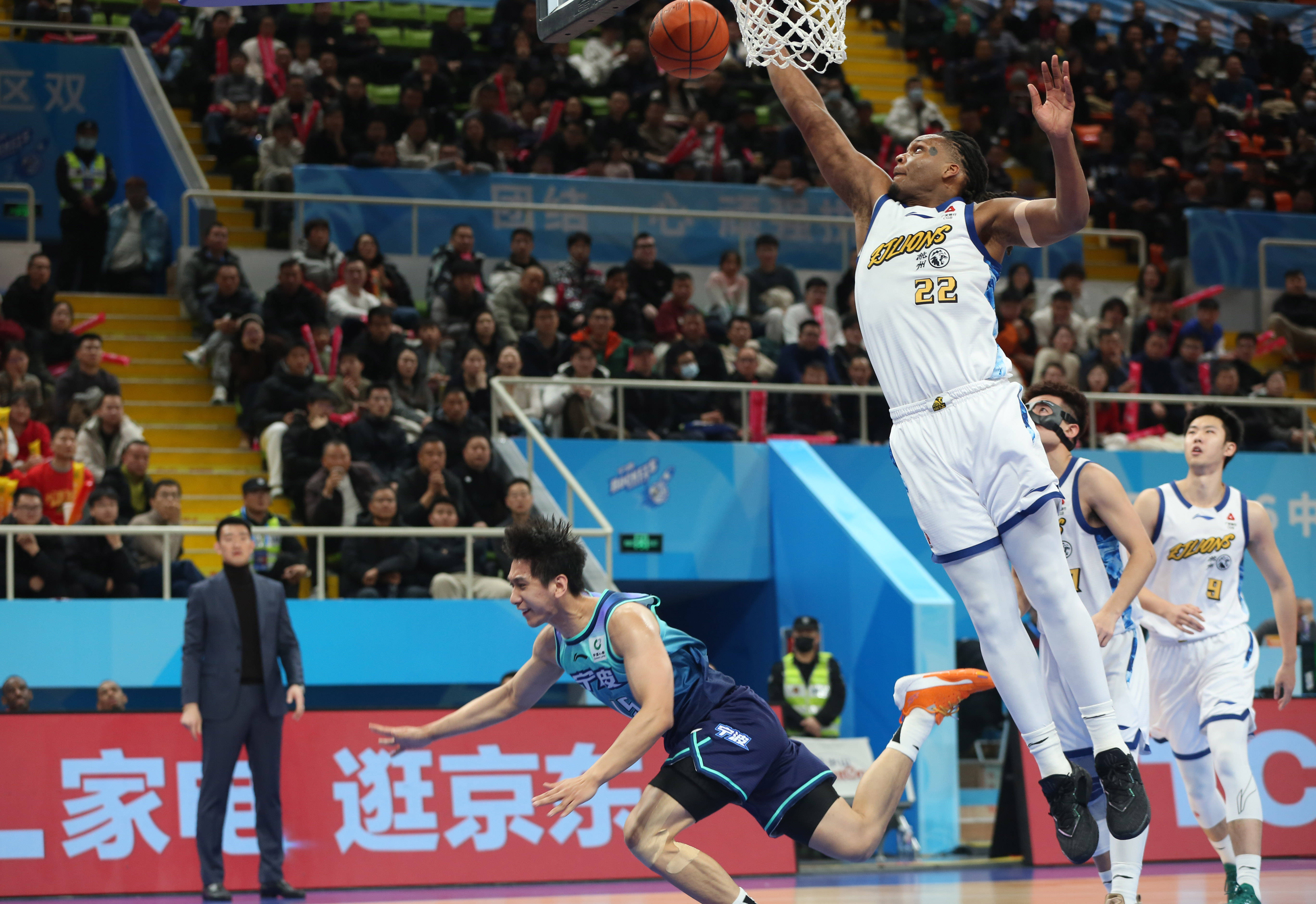 金年会APP-里程碑夜葡萄牙体育绝杀压哨，CBA常规赛关键时刻刷纪录，管理层满意，资深球员宣示担当的简单介绍