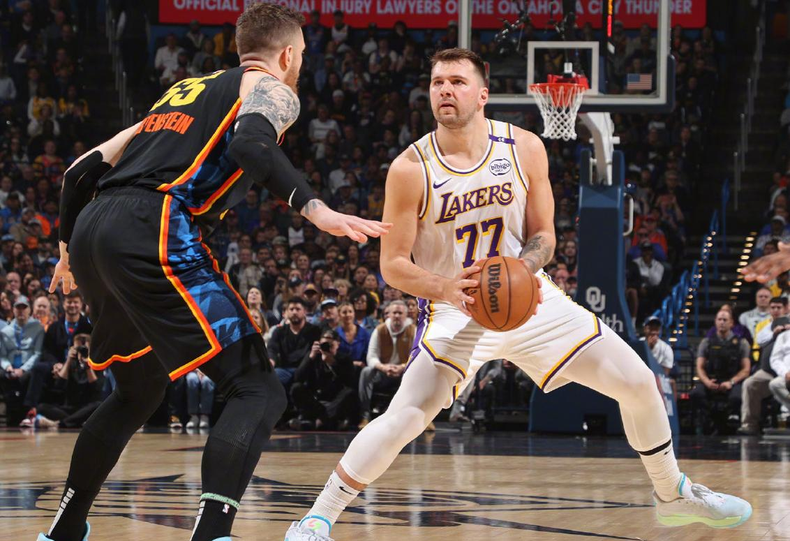 金年会JINNIANHUI-今夜体能课后，俄克拉荷马雷霆造点机会备战NBA常规赛，气氛紧张，更衣室氛围转暖的简单介绍