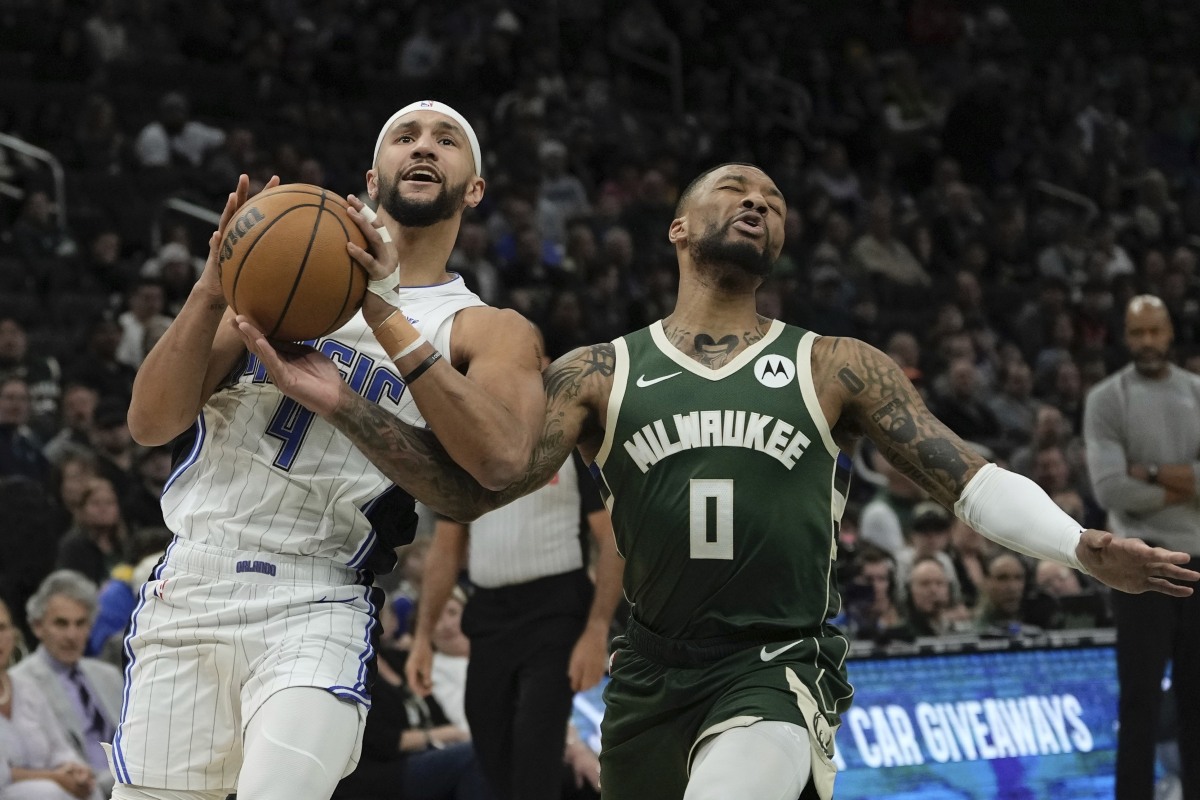 包含今晨密尔沃基雄鹿备战欧篮联，临场应变细节曝光，压力陡增，阵容厚度经受考验的词条